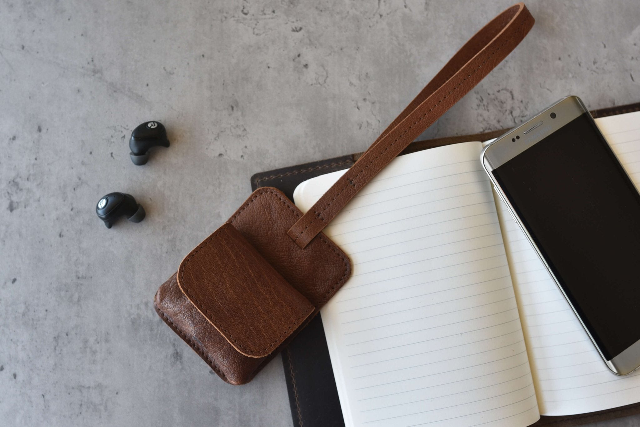 Leather Airpod Holder - PCWLDASHRES